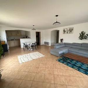 Appartement Grande Annexe De Maison Avec Jardin, Aix-en-Provence